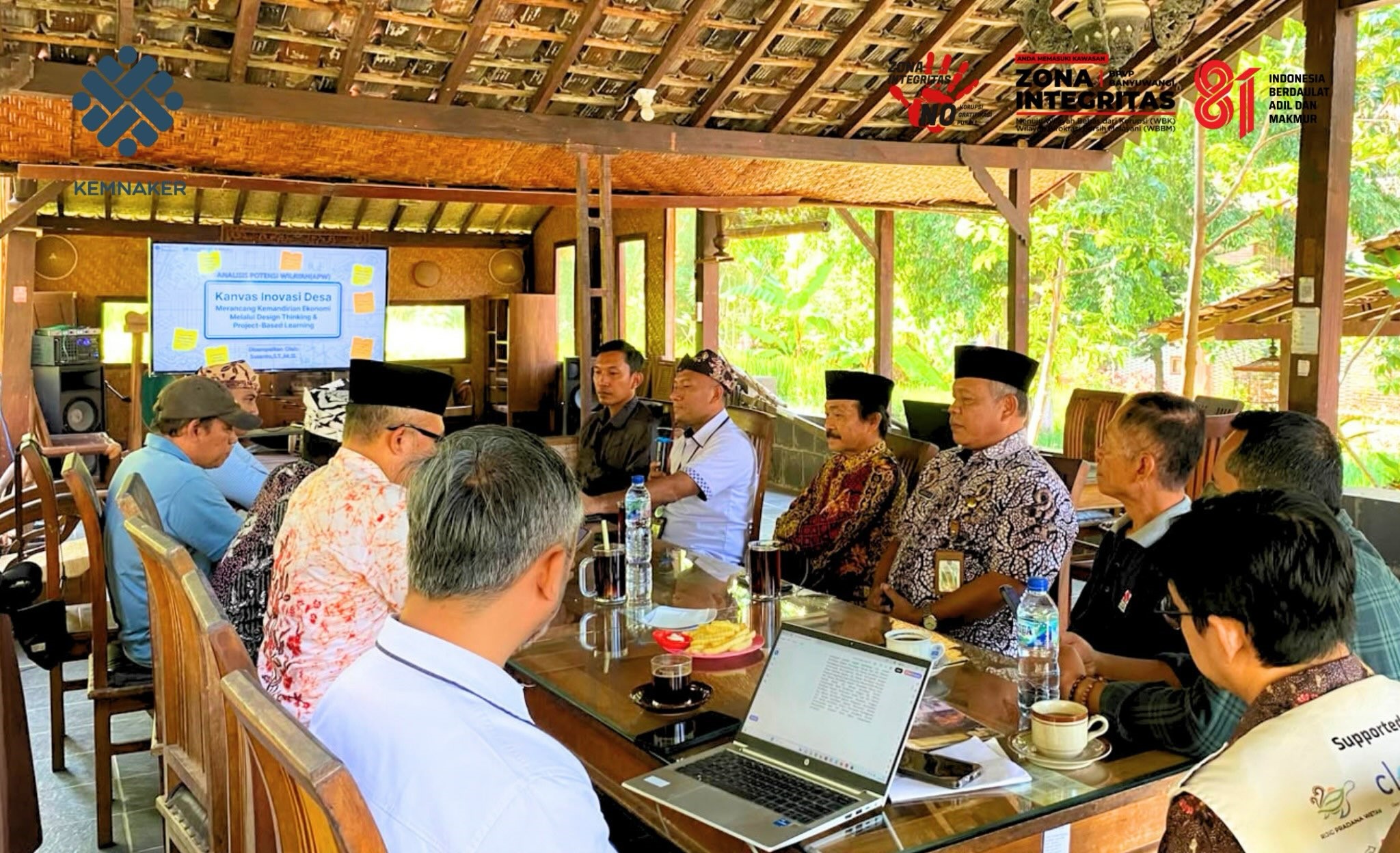 Dari Diskusi Menuju Aksi : Membangkitkan Potensi Desa di Kecamatan Glagah Melalui Project Learning